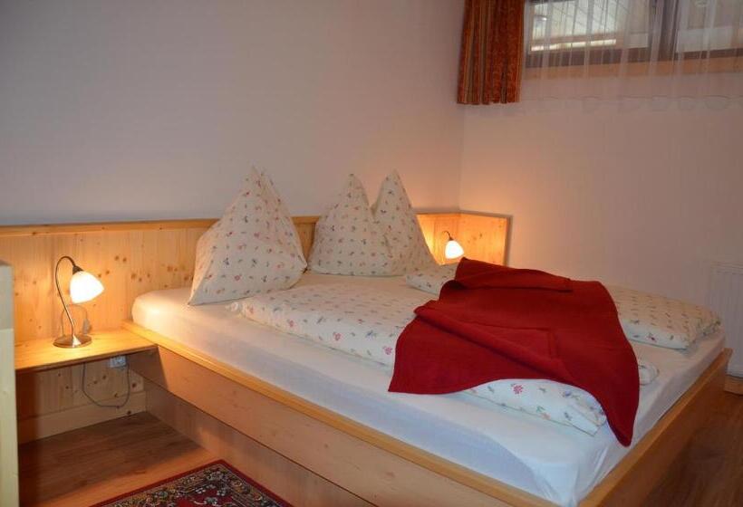 住宿加早餐  Pension Zum Schreiner