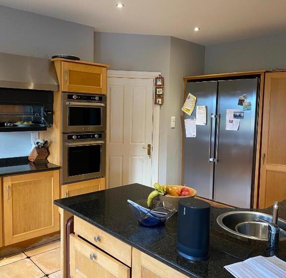 مبيت وإفطار Seapoint House
