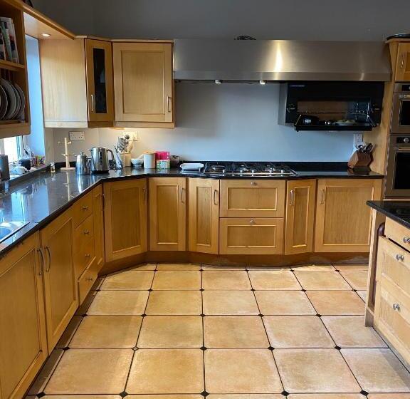 مبيت وإفطار Seapoint House