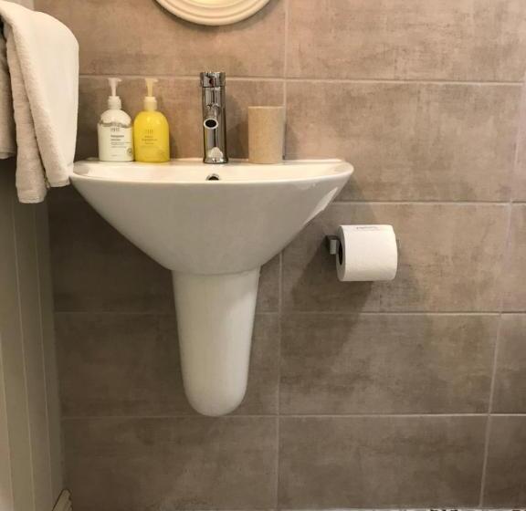 민박 The Artist Residence Dublin