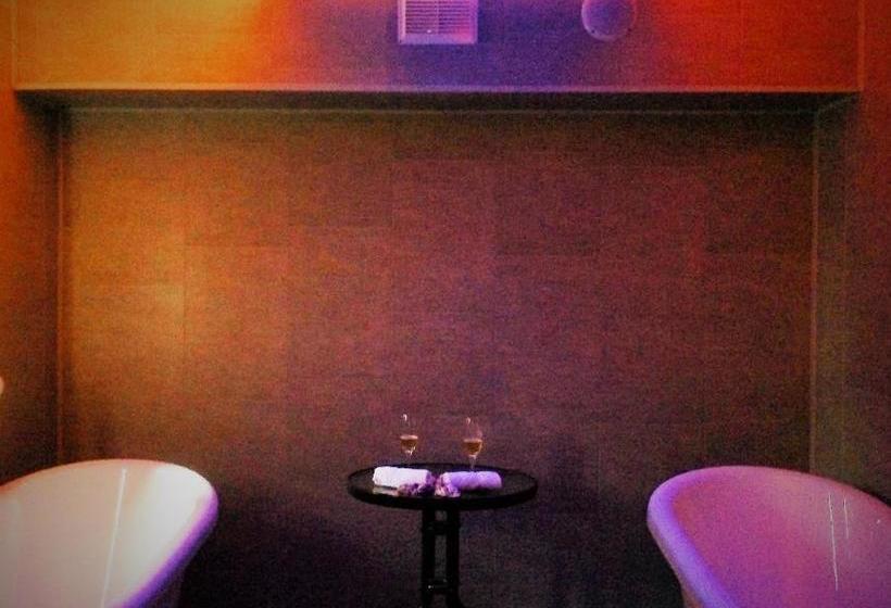 تختخواب و صبحانه The Coastguard House @ Tigh T.p