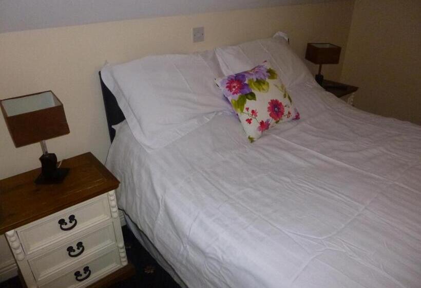 צימר The Schooner Tavern