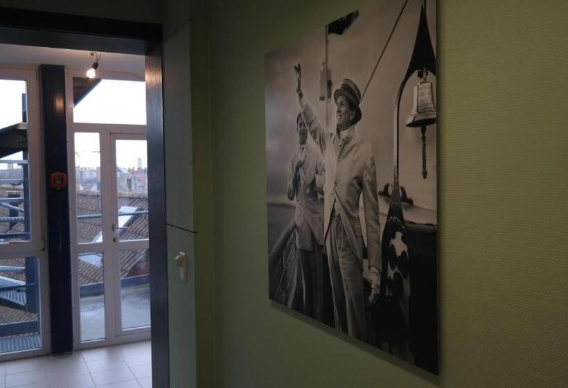 De Bonte Os Hotel & Tower