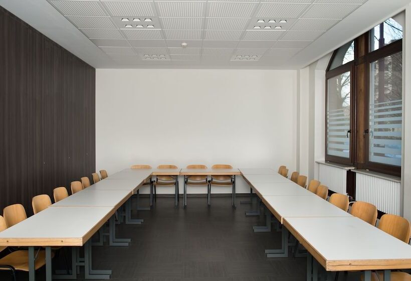 Generation Europe Youth Hostel