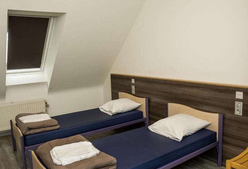 Generation Europe Youth Hostel