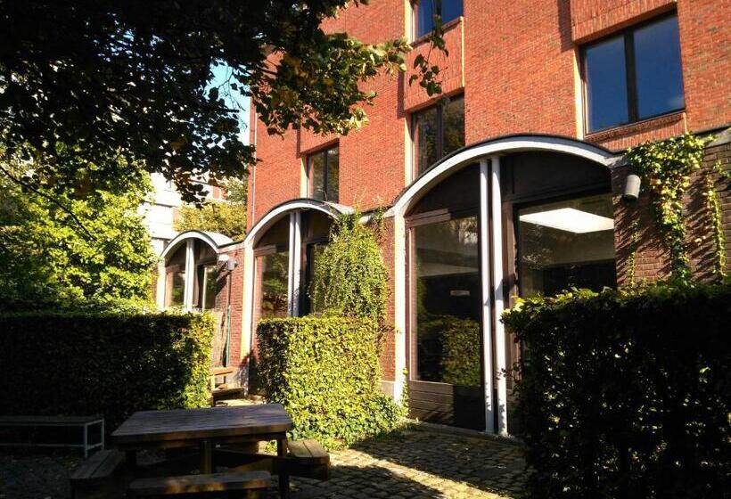 Generation Europe Youth Hostel