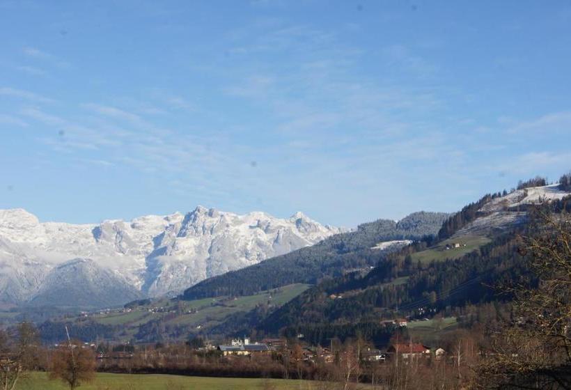 Hostel Jugendherberge St. Johann Im Pongau