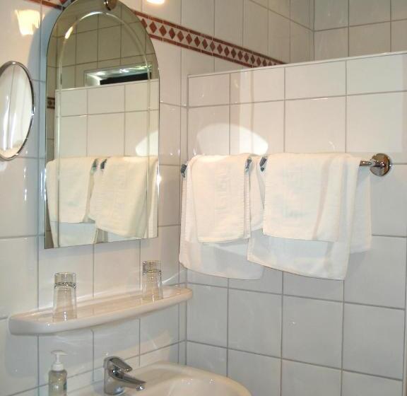 ホテル Almtalerhof