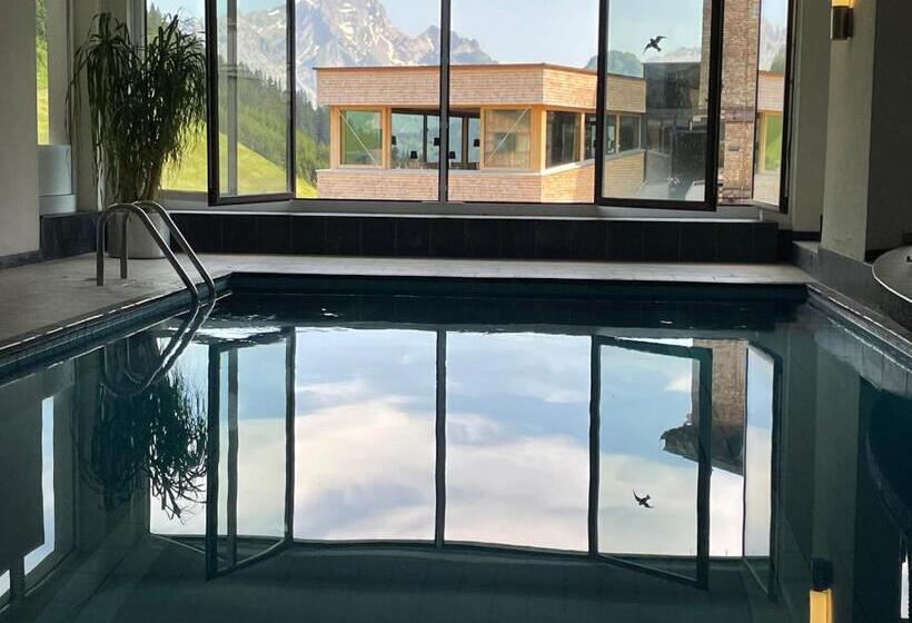 酒店 Alpenresort Walsertal