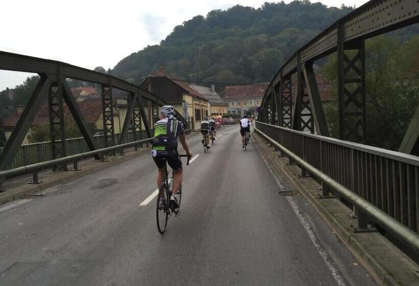 ホテル Am Marktplatz   Landgasthof Wratschko   Gamlitz