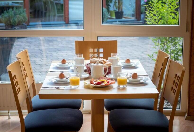 Отель Am See Rust