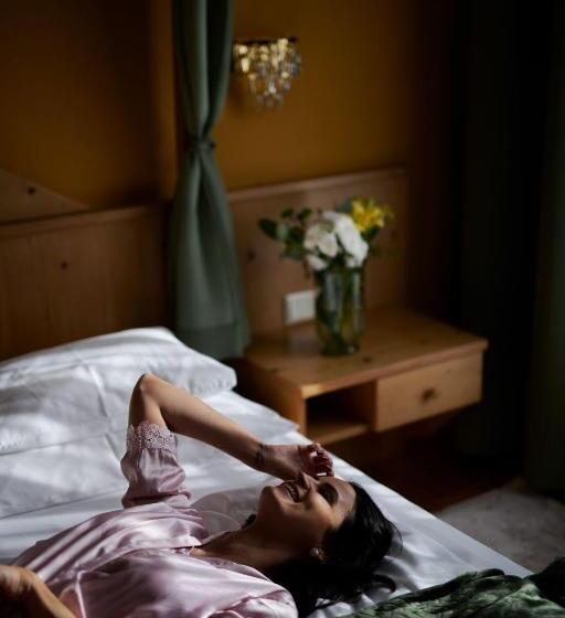 فندق Garni Thermenoase