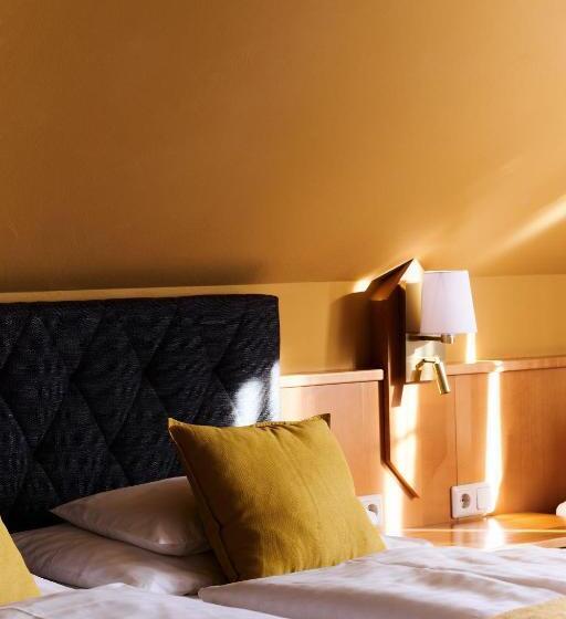 فندق Garni Thermenoase