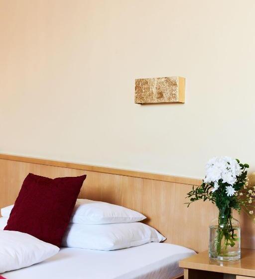 فندق Garni Thermenoase