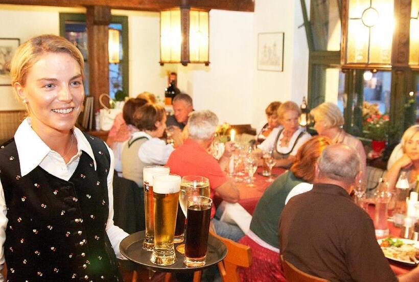 فندق Gasthof Tirolerwirt
