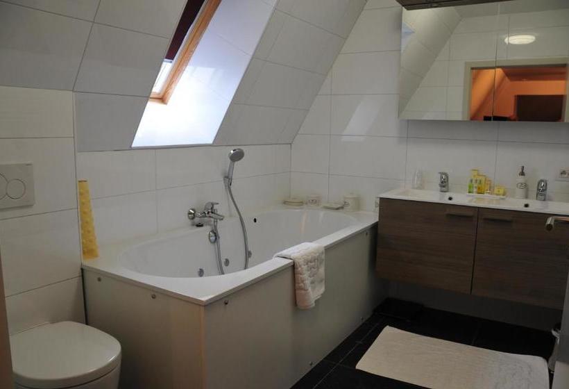 בית מלון כפרי La Chaumiere