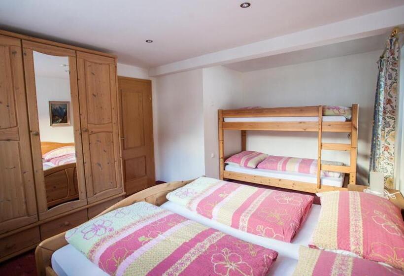 فندق Pension Edelweiss   Bergdorf Gargellen 1423m