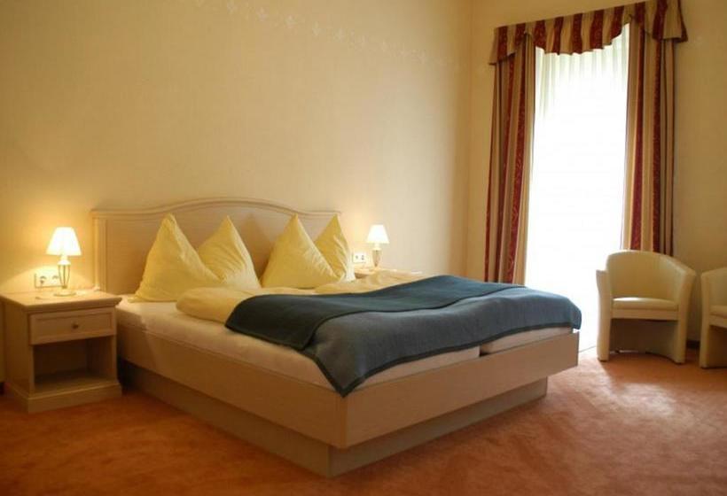 هتل Pension Frenzl   Kaiser Von österreich