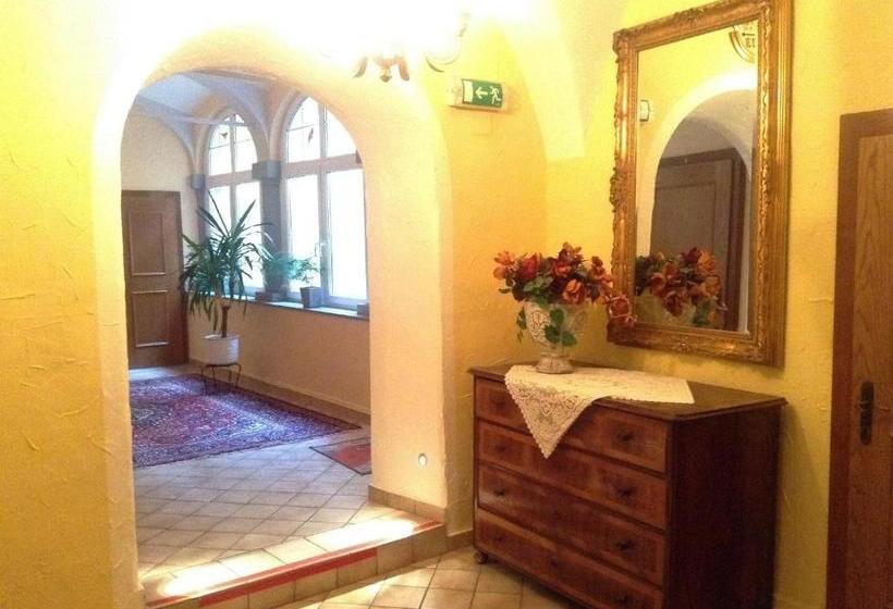 ホテル Pension Frenzl   Kaiser Von österreich