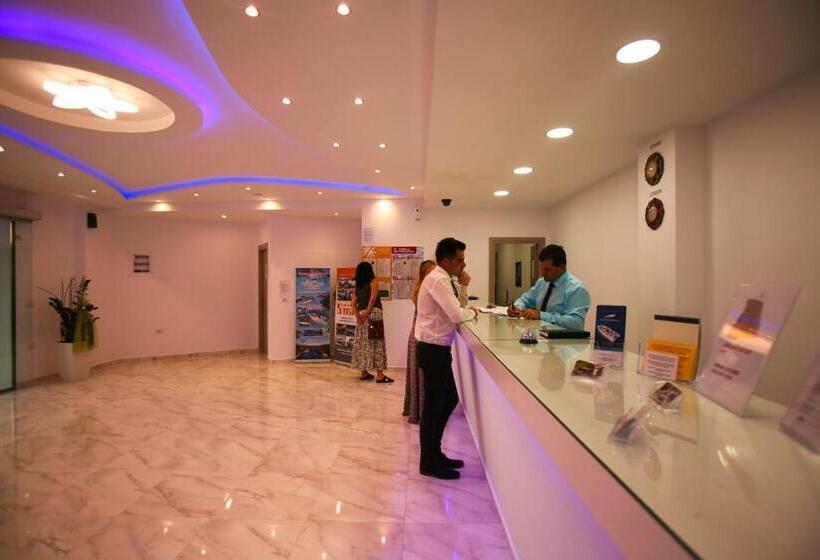 Отель Saint George Palace