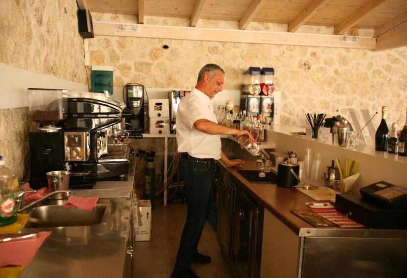 Отель Saint George Palace