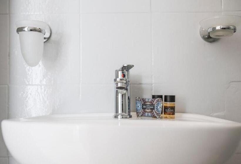 Отель Saint George Palace