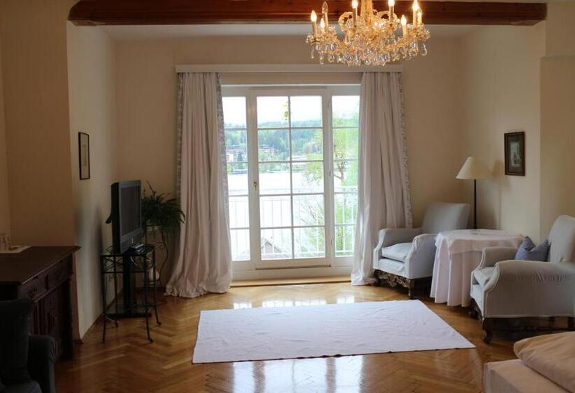 هتل Seeschlößl Velden