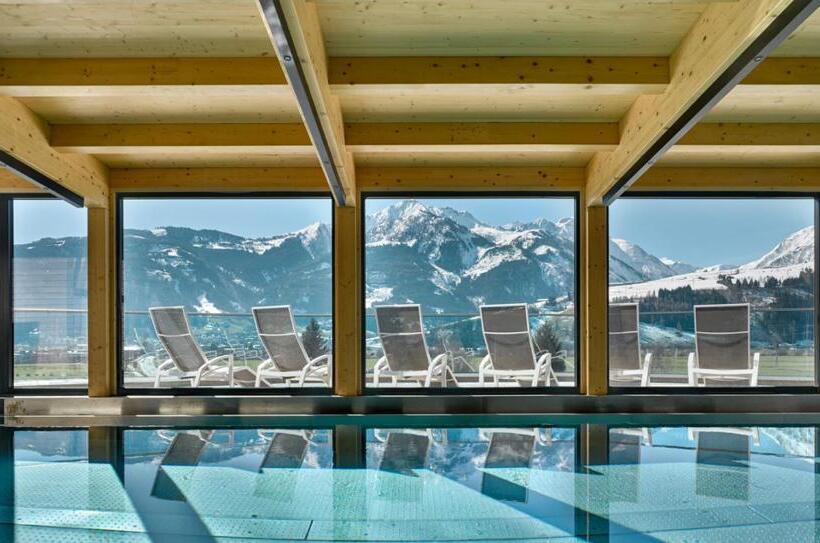 Отель Sonja Alpine Resort