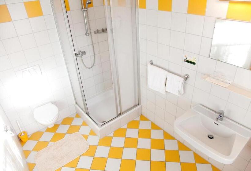 בית מלון כפרי Thermenpension Gigler