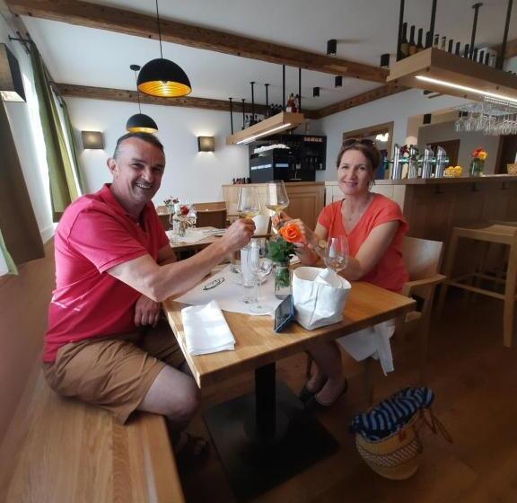 בית מלון כפרי Wirtshaus Restaurant Pension Steirerland