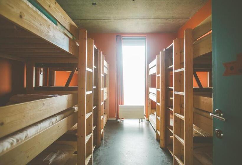 Lakeside Paradise Sport Hostel