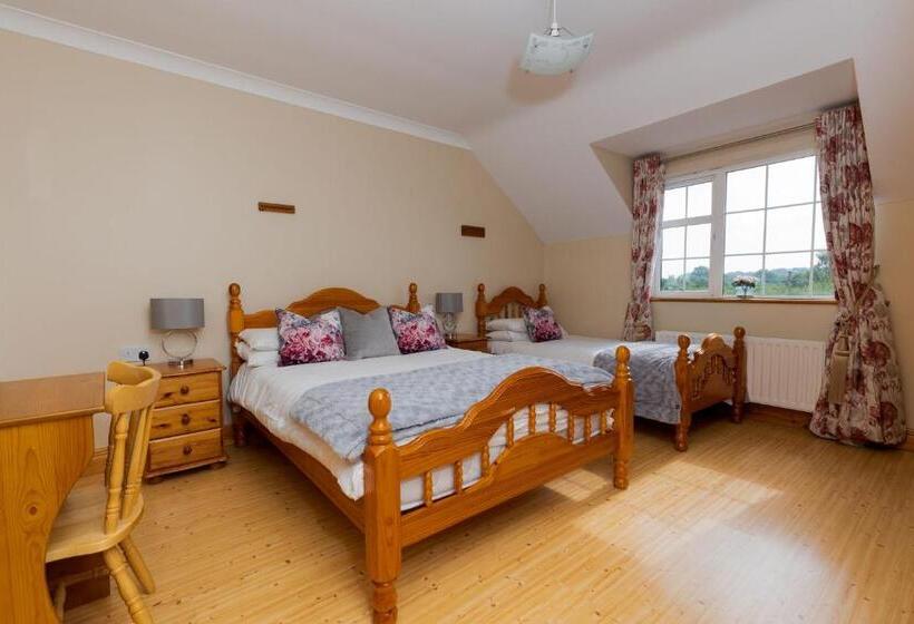 Michaeleen's Manor B&b