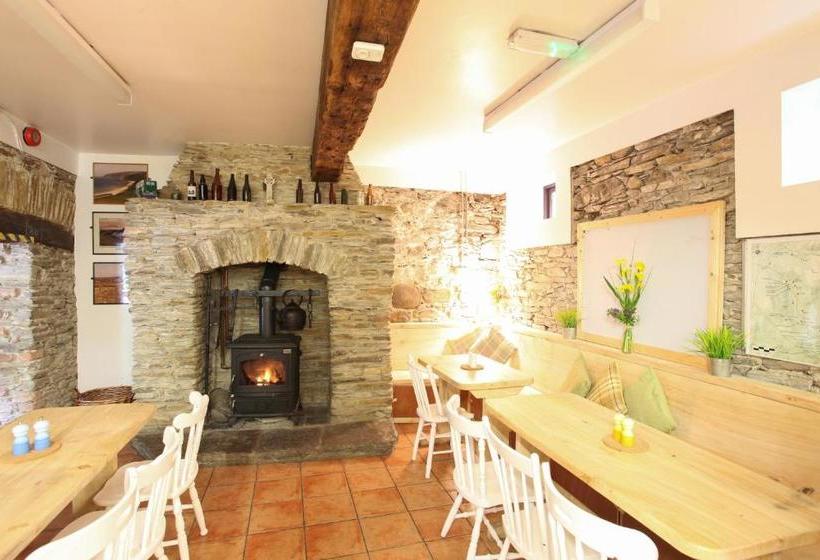 Moville Boutique Hostel & Apartments