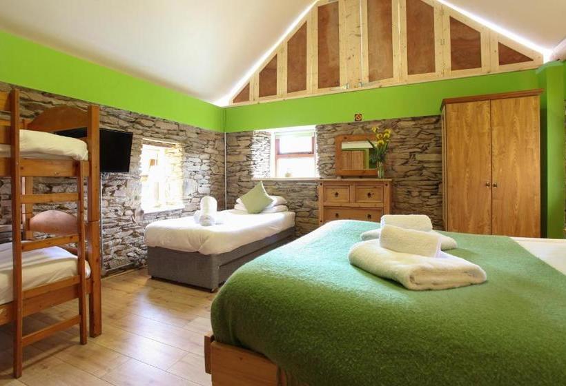 Moville Boutique Hostel & Apartments