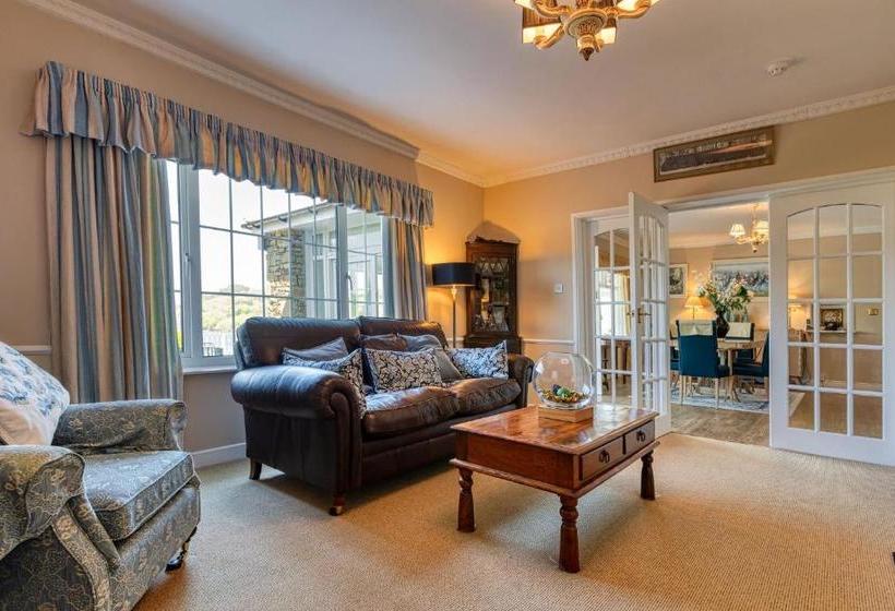 צימר Shearwater Country House Accommodation