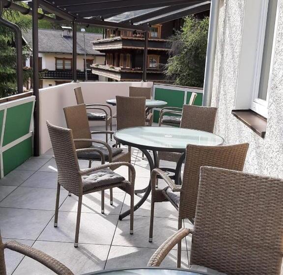 הוסטל Jugend  Und Familiengästehaus Heiligenblut