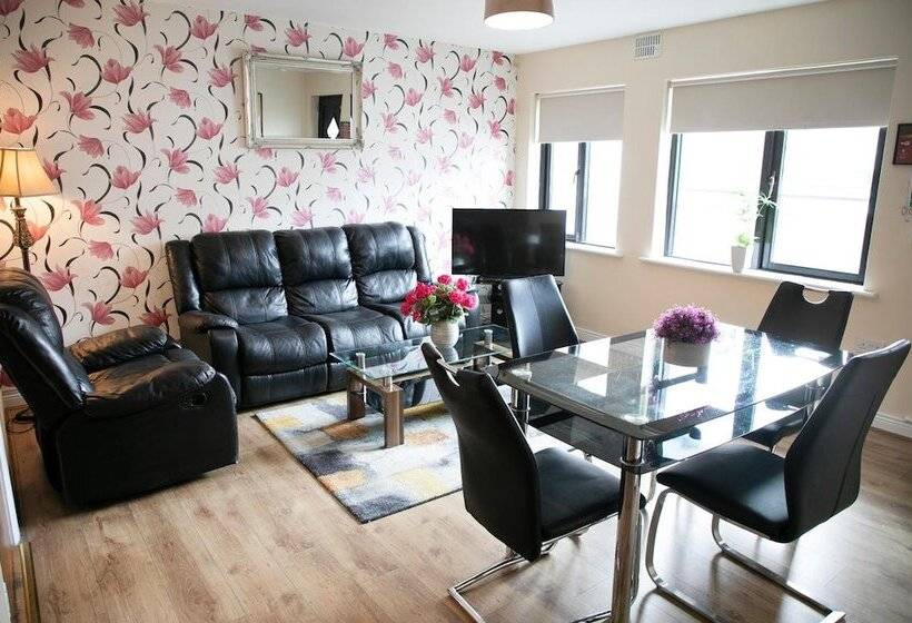 Arch House B&b & Apartments