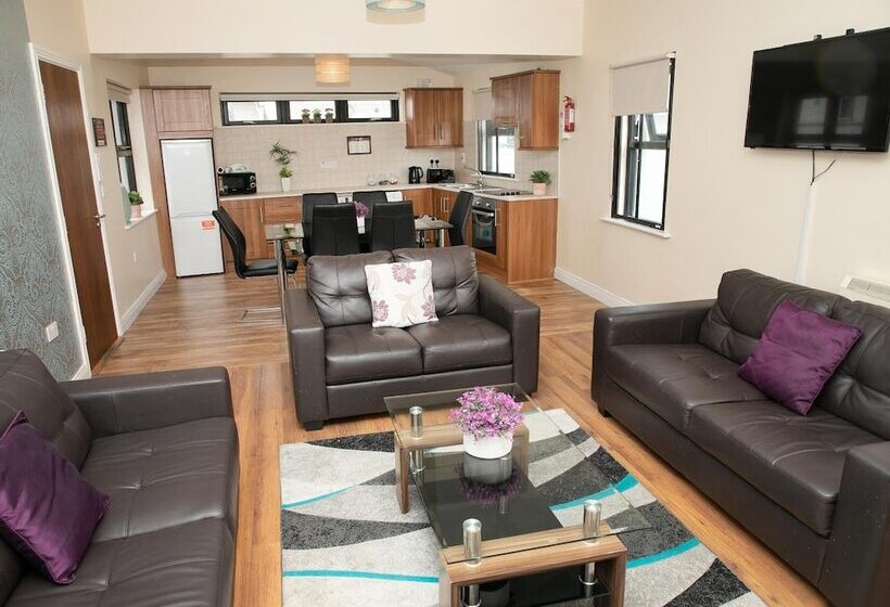 Arch House B&b & Apartments