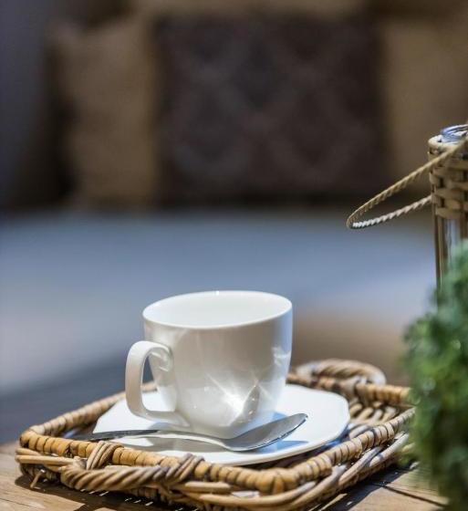 مبيت وإفطار Casa Cosi, Tourist & Business Suites & Flats With Reserved Parking, Private Sauna Available