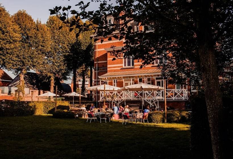 B&b T Kasteel & T Koetshuys