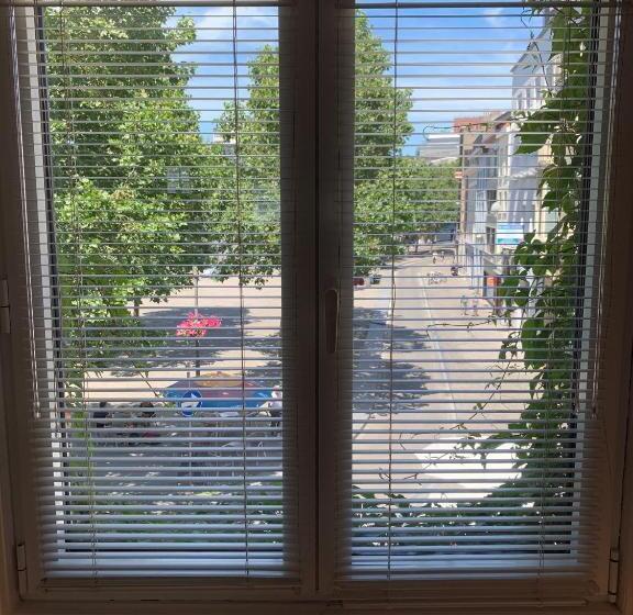 B&b Yellow Submarine