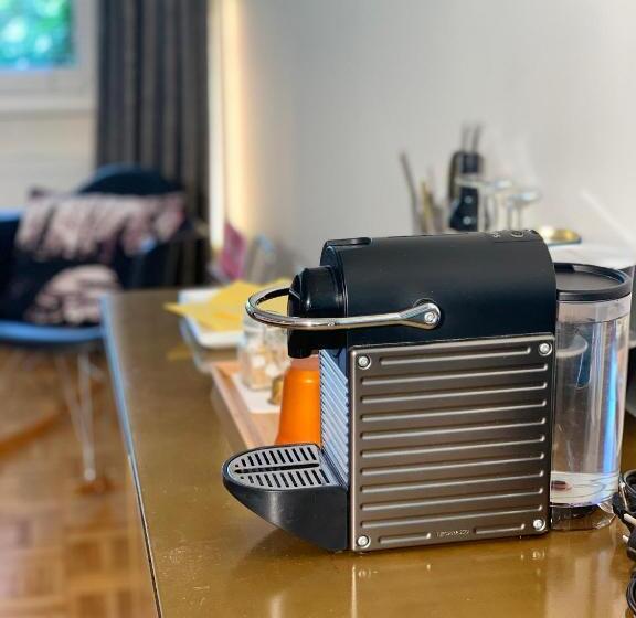 B&b Yellow Submarine