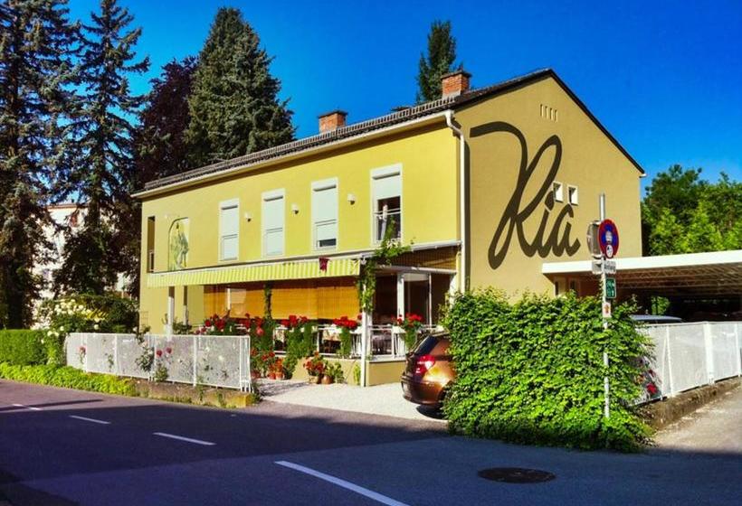 Bed and Breakfast Gästehaus Pension Ria