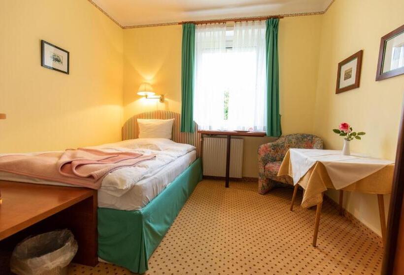 住宿加早餐  Gästehaus Pension Ria