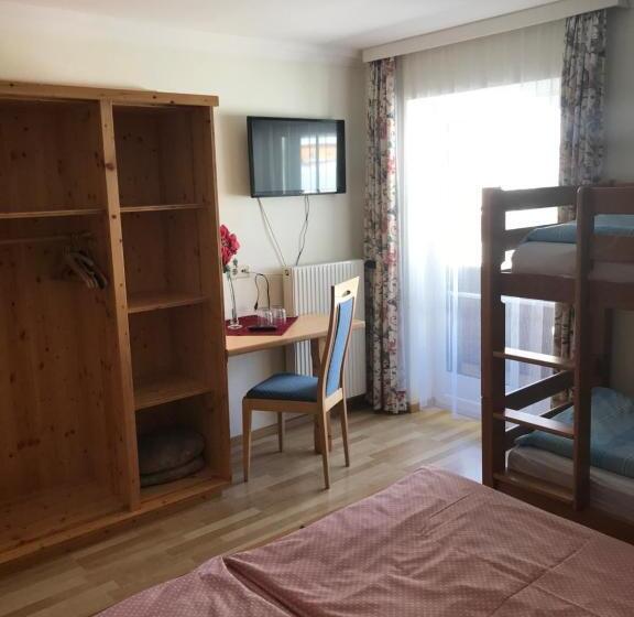 مبيت وإفطار Haus Alpina