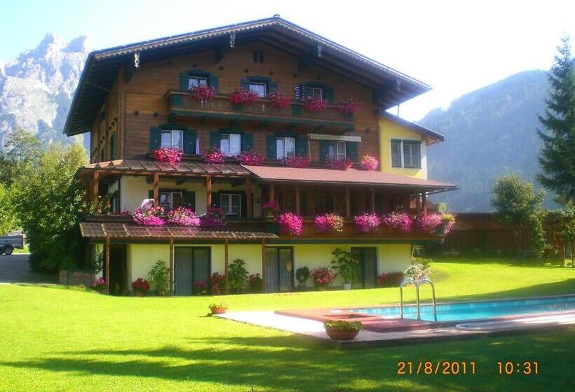 مبيت وإفطار Haus Alpina