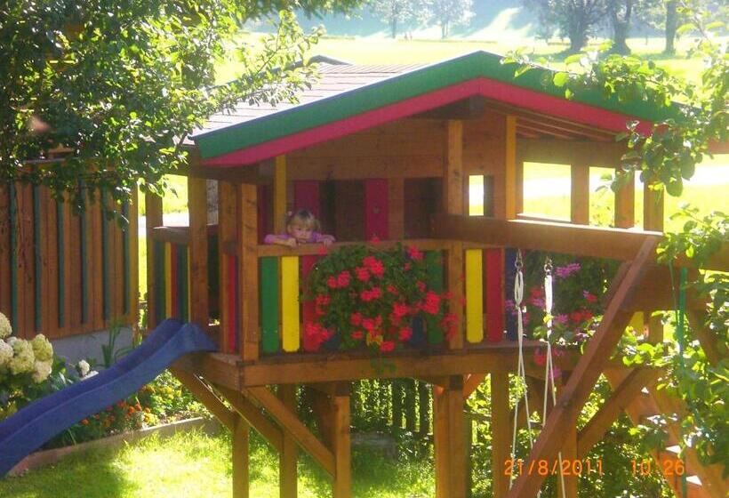 مبيت وإفطار Haus Alpina