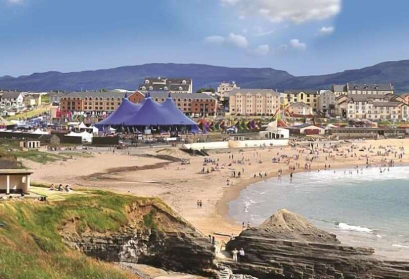 مبيت وإفطار Maddens Bridge Bar & Guesthouse