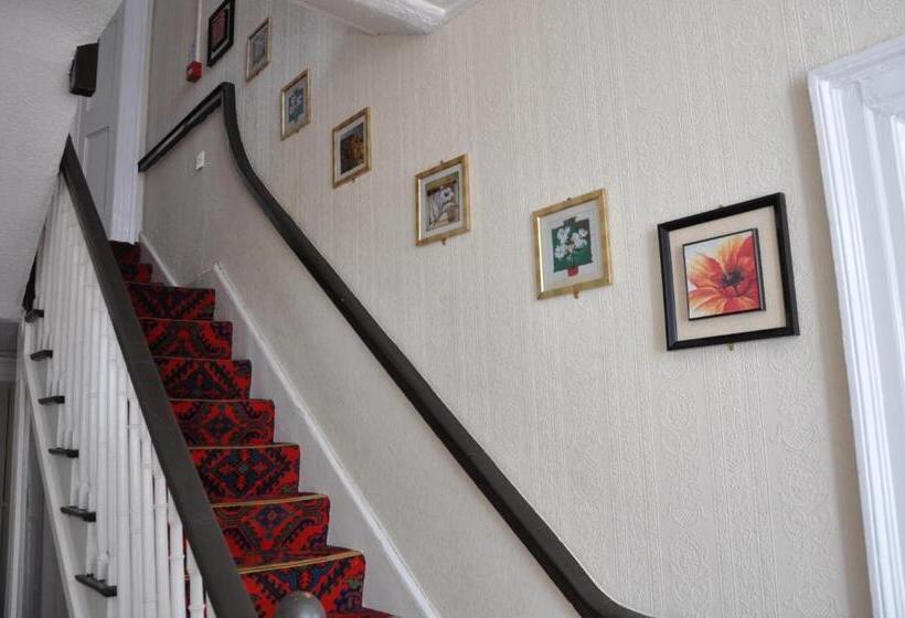 ベッドアンドブレックファースト Mulgrave Lodge