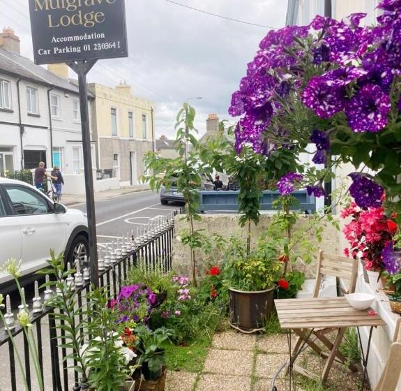 ベッドアンドブレックファースト Mulgrave Lodge